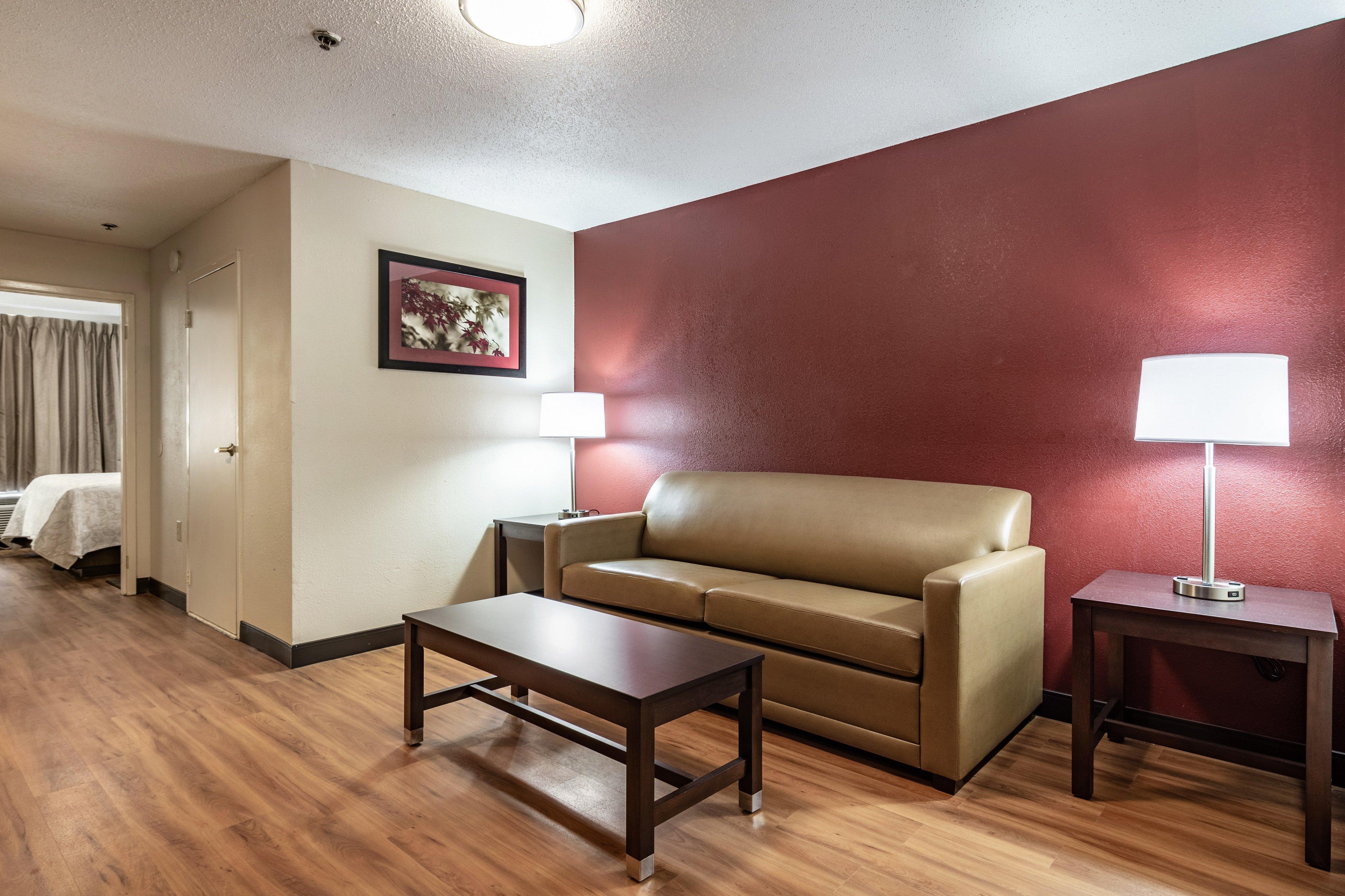 Red Roof Plus+ & Suites Atlanta Airport South Ngoại thất bức ảnh