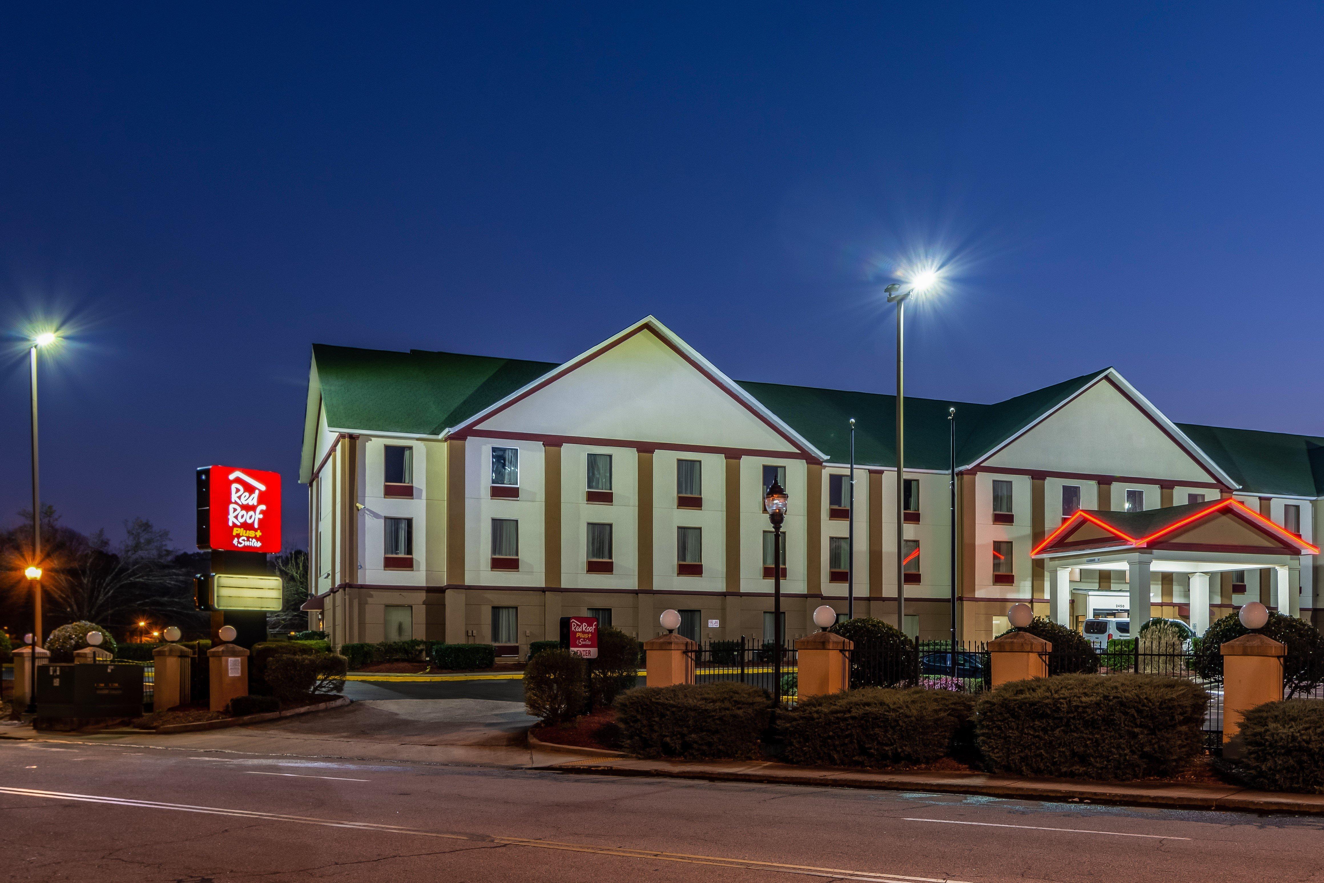 Red Roof Plus+ & Suites Atlanta Airport South Ngoại thất bức ảnh